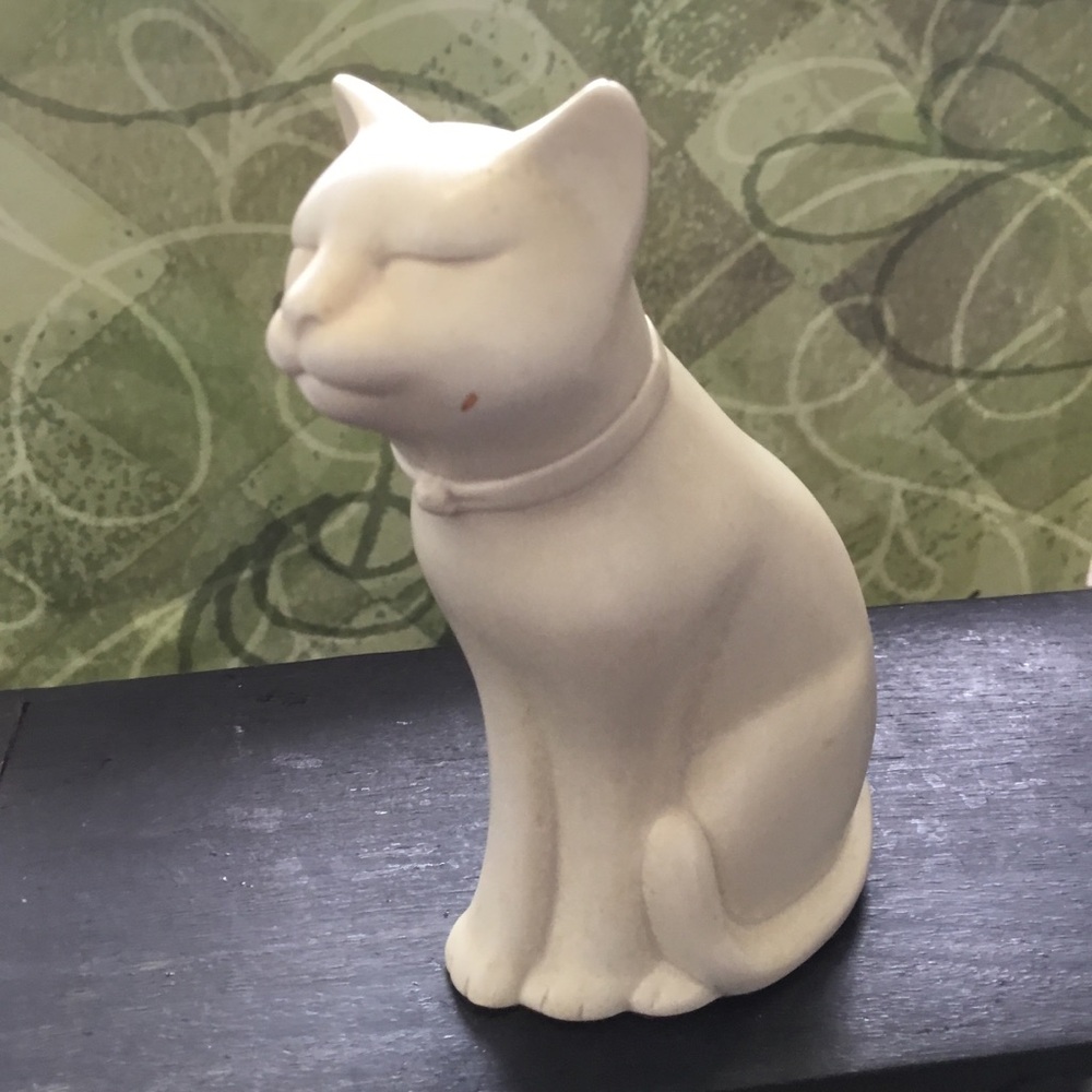 Vtg Sitting Cream Kitty Cat Stone Casting Figurine Eclipse Wales 4” Statue - Picture 8 of 8